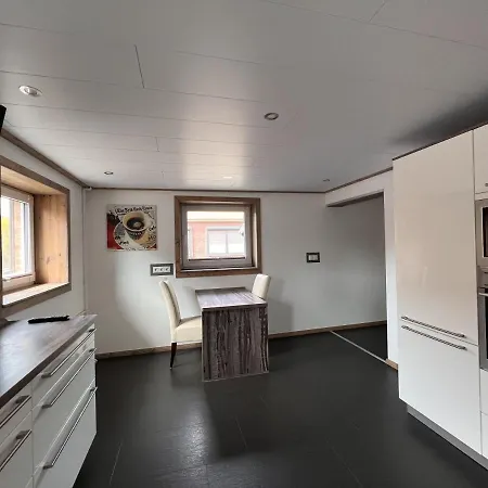 Dill Gadenstedt דירה *