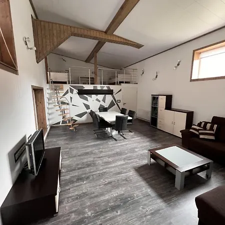 Dill Gadenstedt דירה *